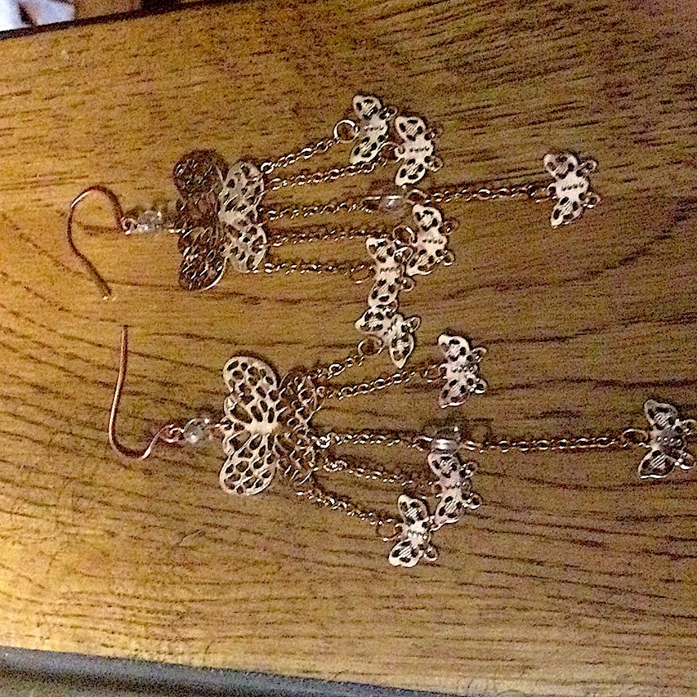 Gold long butterfly earrings❤️